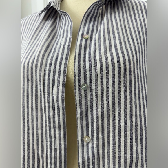 Tahari button down shirt, woman, short sleeve, perfect conditions! Size M - Picture 4 of 7